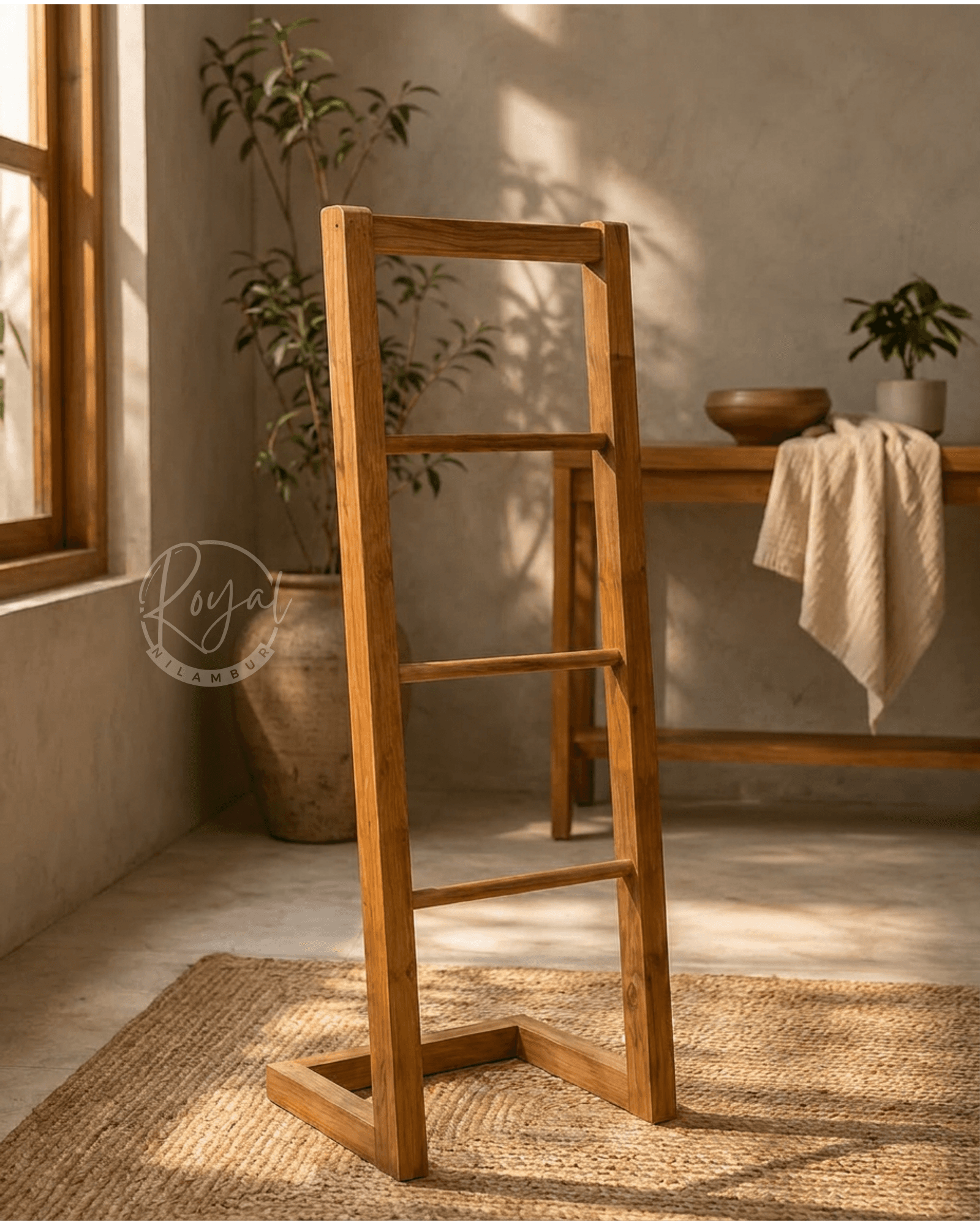 Royal Zaryv Water-Resistant Teak Wood Towel Rack